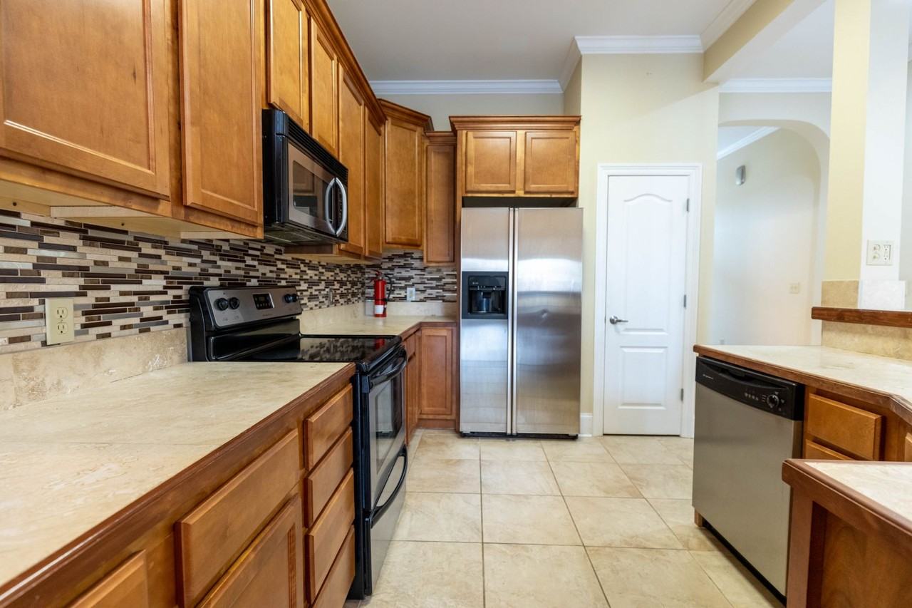 112 Capri Pl - Photo 3 of 19