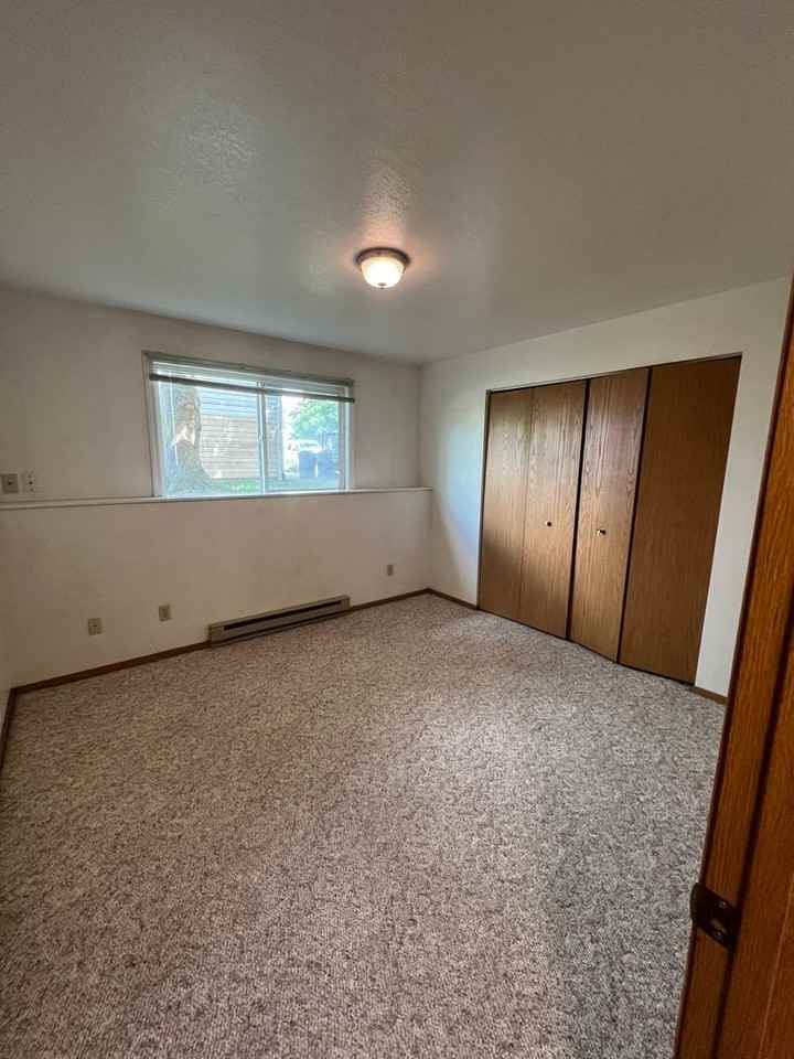 1850 Sussex - Photo 2 of 9