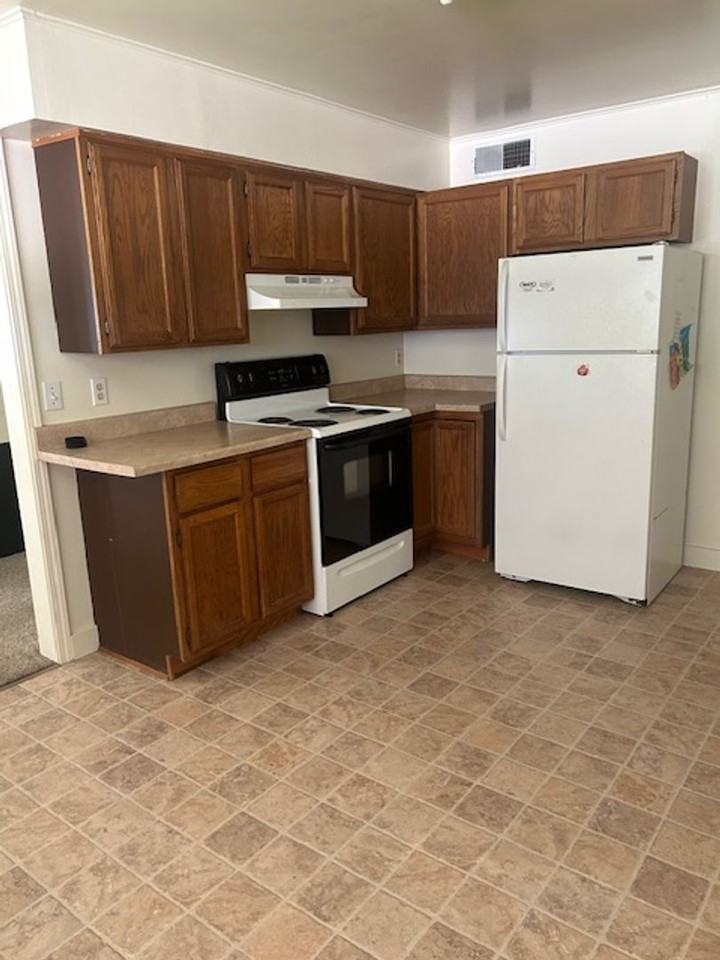 47 Foster Ln - Photo 2 of 7