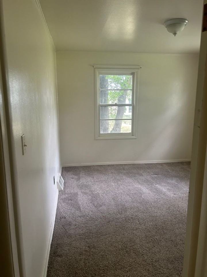47 Foster Ln - Photo 4 of 7