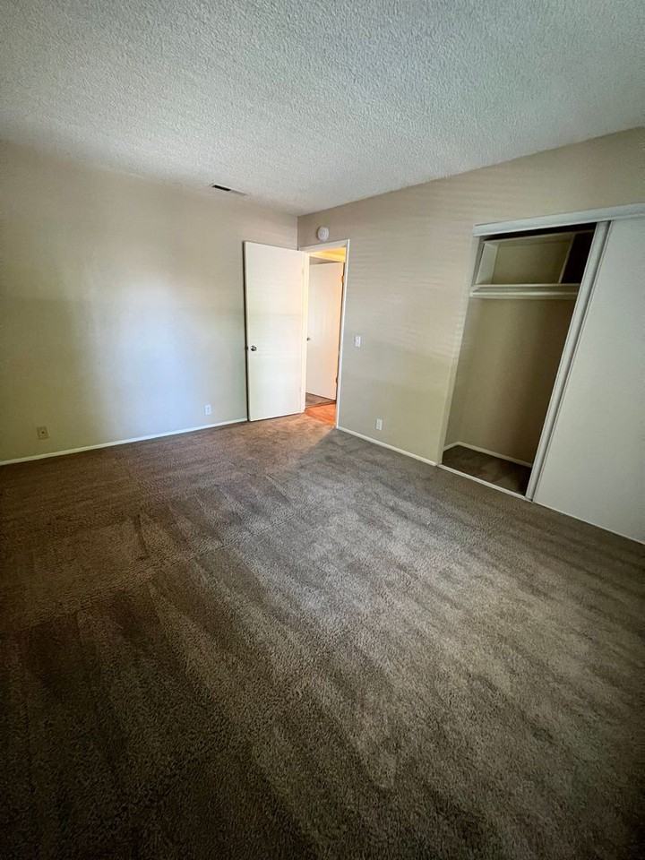 Garden West One Apartments - Photo 6 of 34