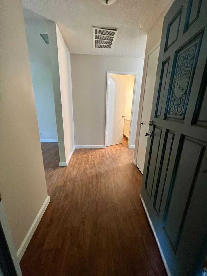 Garden West One Apartments - Photo 2 of 21