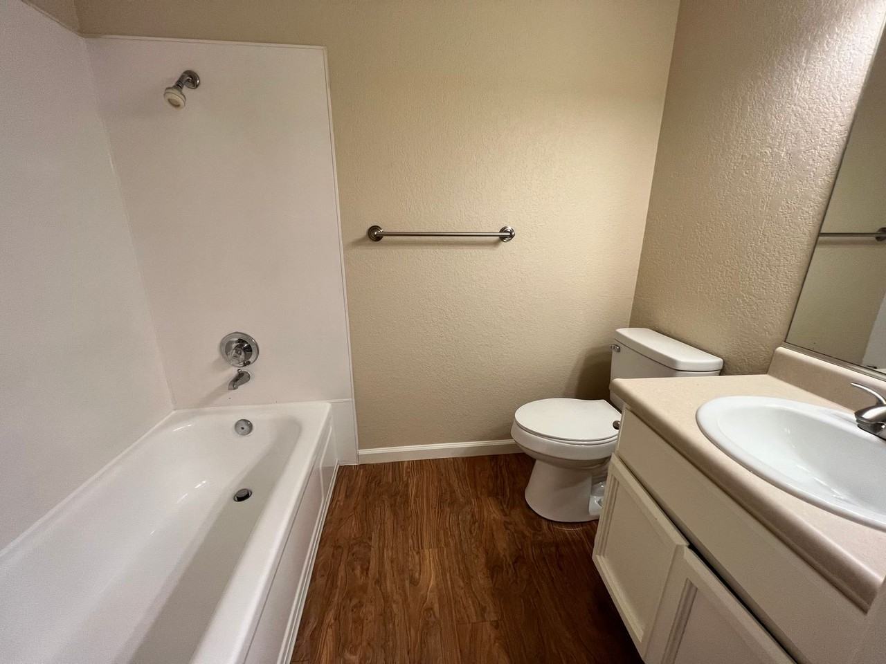 Garden West One Apartments - Photo 3 of 21