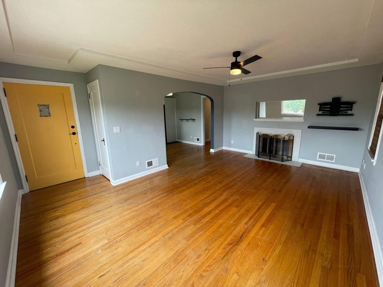 1411 N Proctor St - Photo 2 of 18