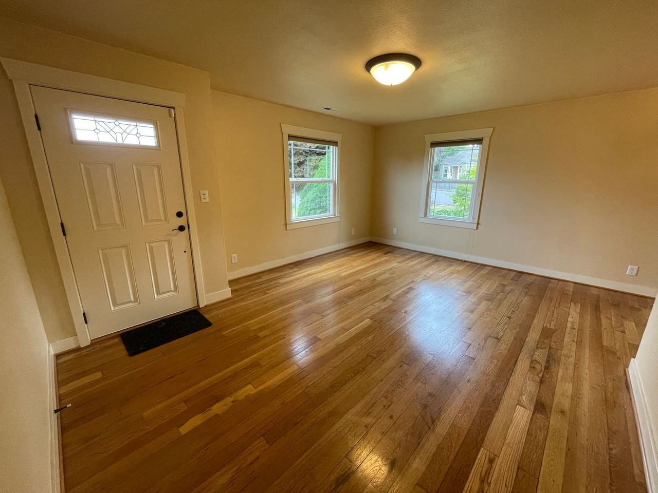 215 E S St - Photo 2 of 13