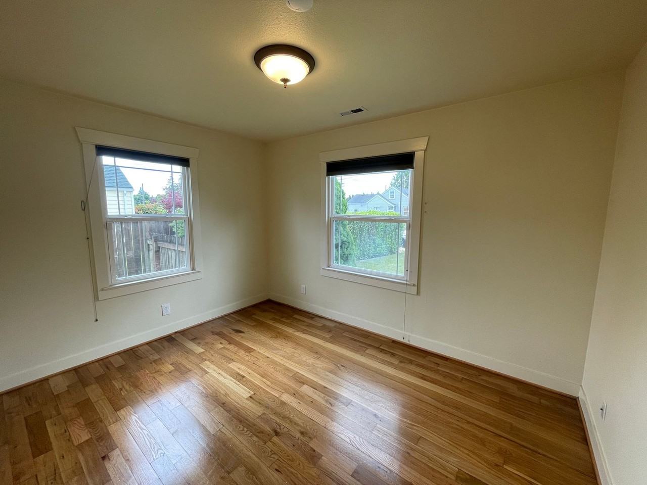 215 E S St - Photo 7 of 13