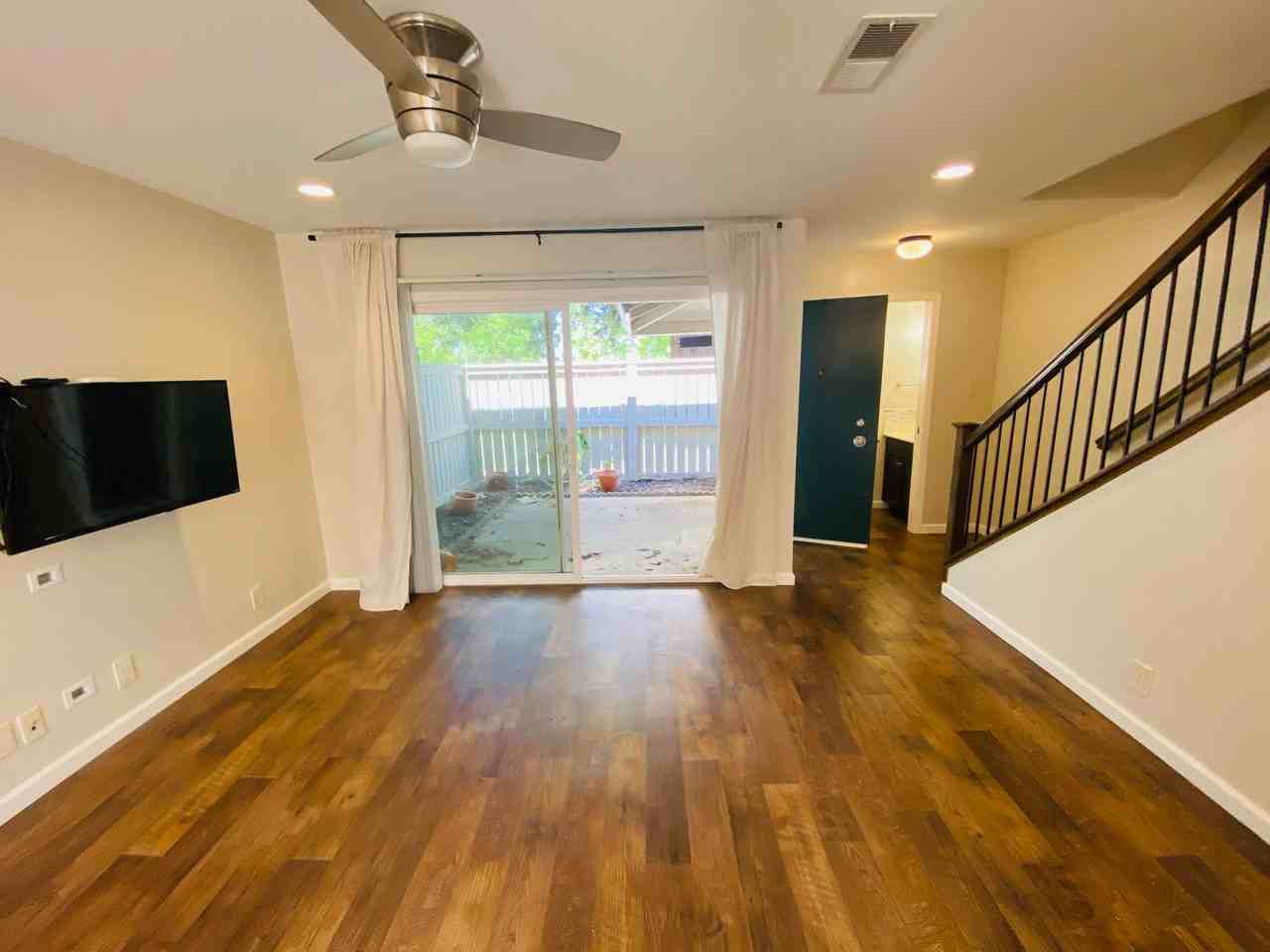 1104 Roundtree Ct - Photo 7 of 21