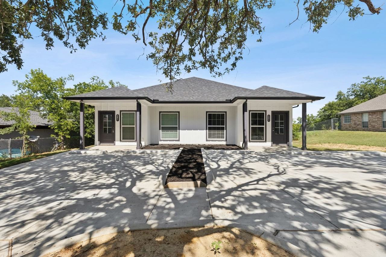 211 North Eastern Street - Photo 2 of 26