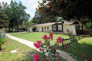 featured image of 1016 Pine Lake Dr