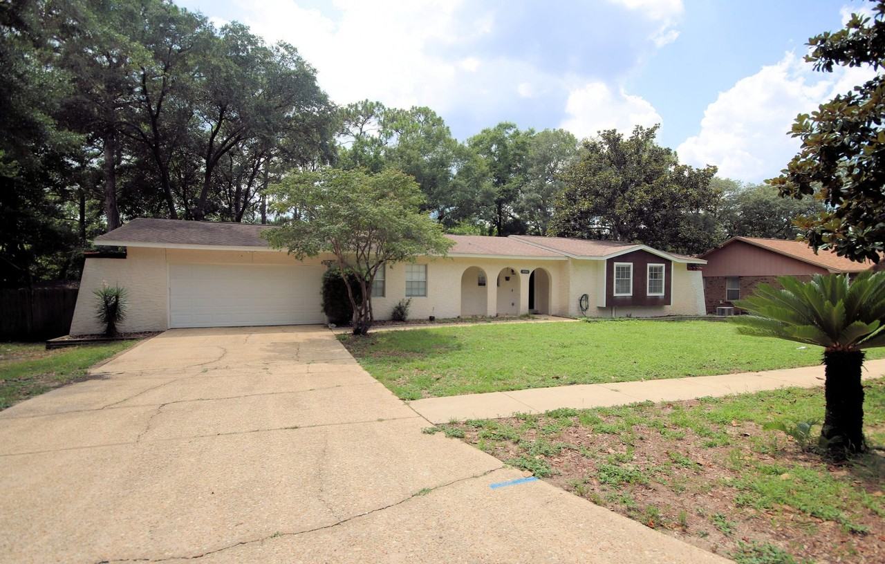 1016 Pine Lake Dr - Photo 2 of 31