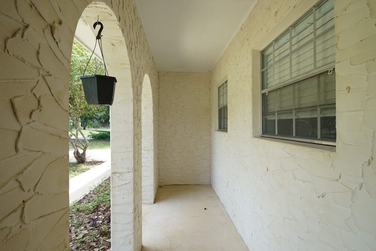 1016 Pine Lake Dr - Photo 4 of 31