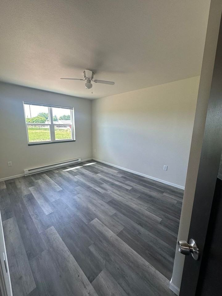 309 Brock Ave - Photo 2 of 7