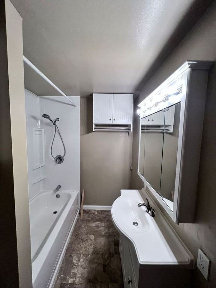 665 Gradelle Ave - Photo 3 of 11