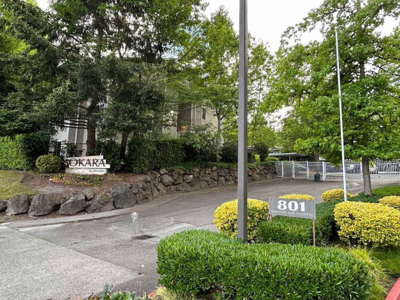801 Rainier Ave N - Photo 2 of 35