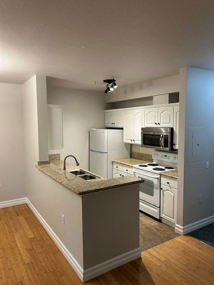 801 Rainier Ave N - Photo 3 of 35
