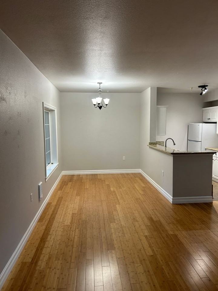 801 Rainier Ave N - Photo 4 of 35