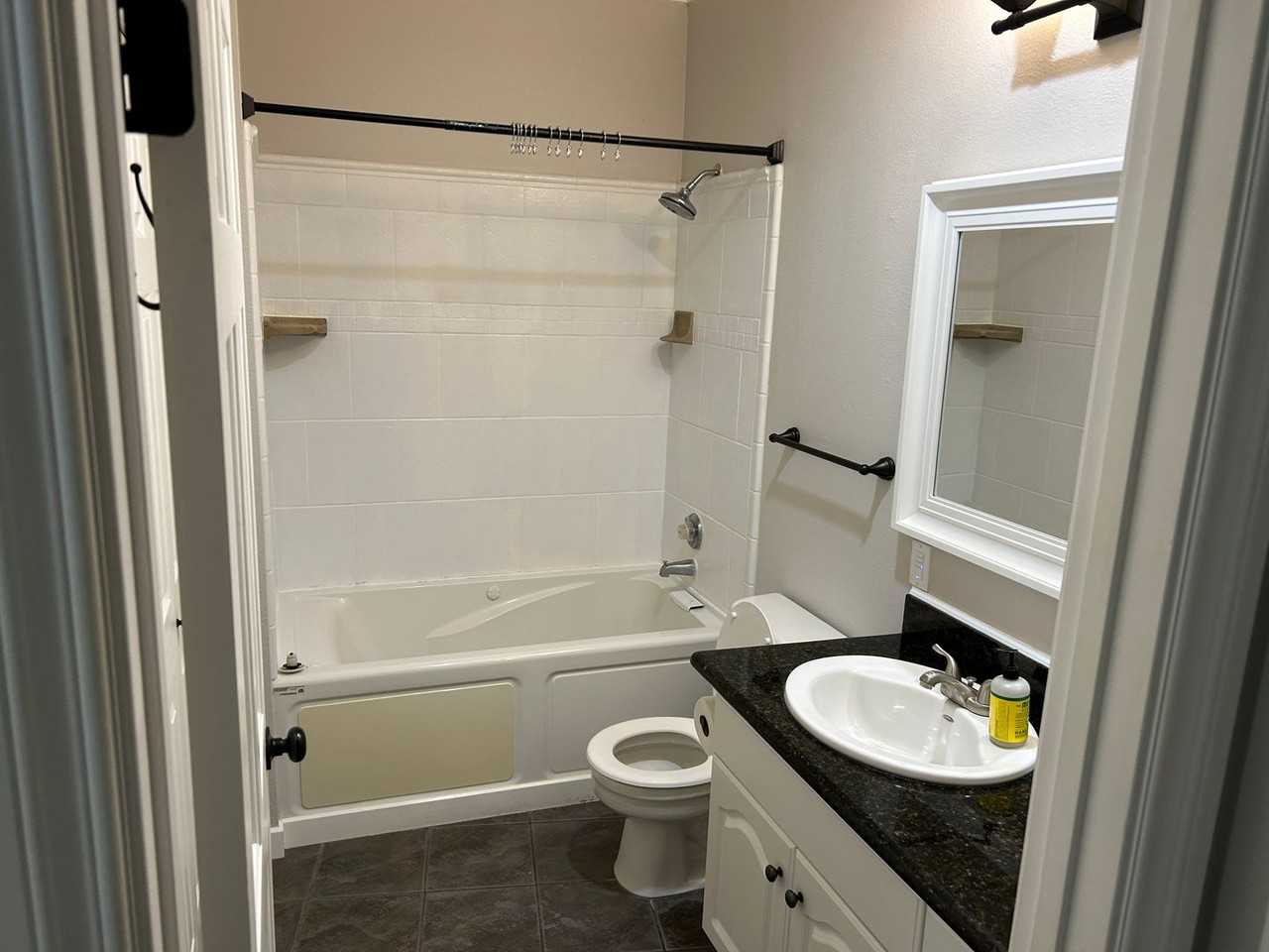 801 Rainier Ave N - Photo 5 of 35