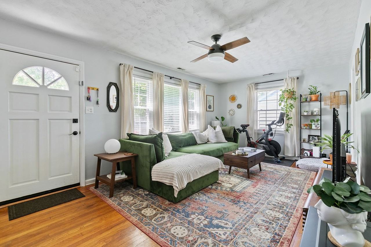 1511 Texas Ave - Photo 2 of 20