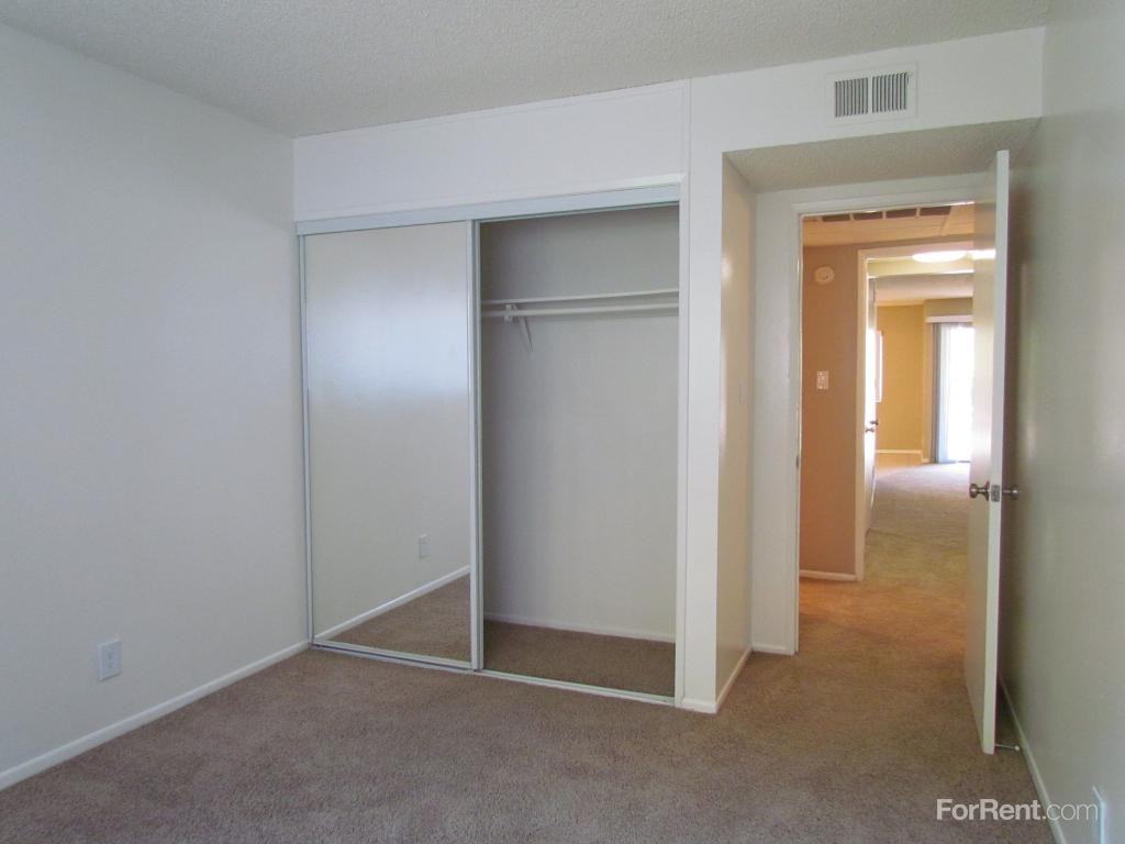 Justin Oaks - Photo 3 of 19