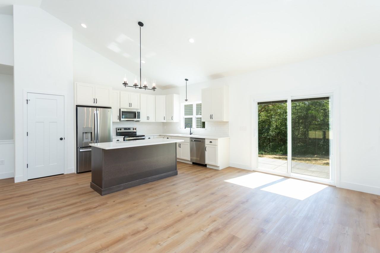 12675 Victoria Heights Road - Photo 2 of 34