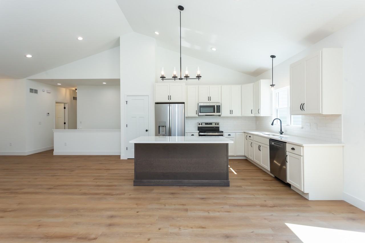 12675 Victoria Heights Road - Photo 5 of 35