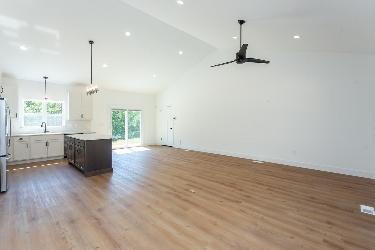 12675 Victoria Heights Road - Photo 6 of 35