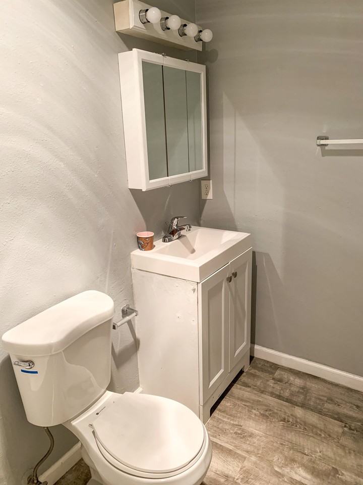 ***MOVE IN SPECIAL*** Studios @ $749.00 - Photo 4 of 47