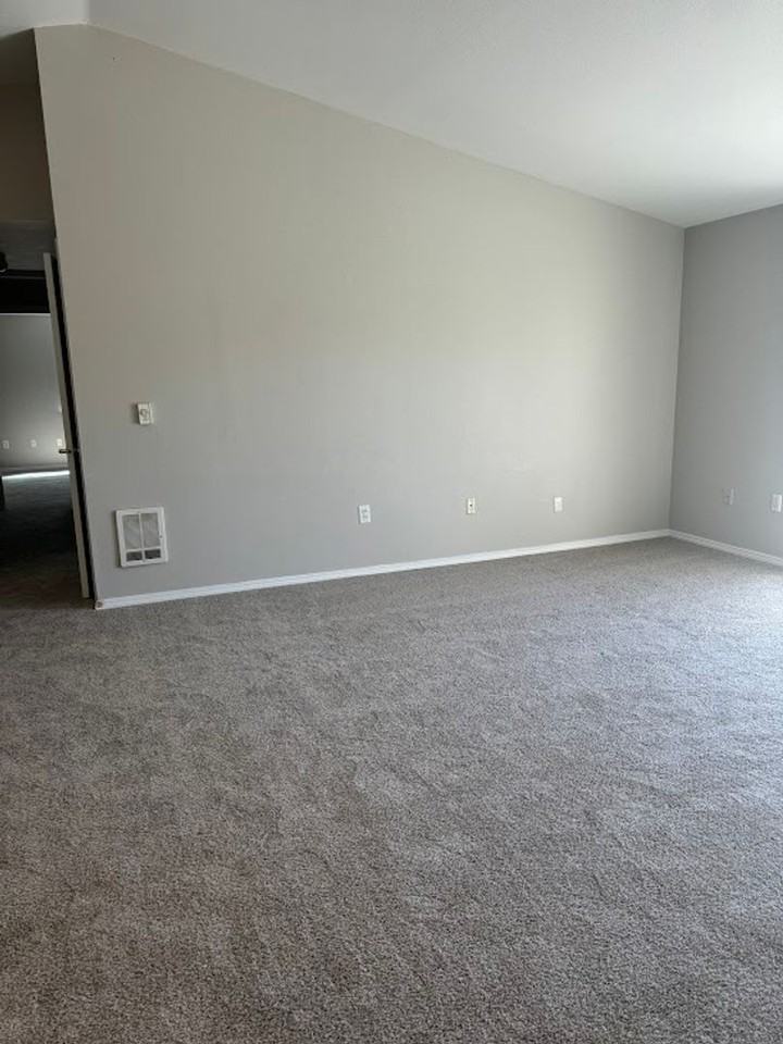 16936 Southeast Powell Boulevard #66 - Photo 4 of 18