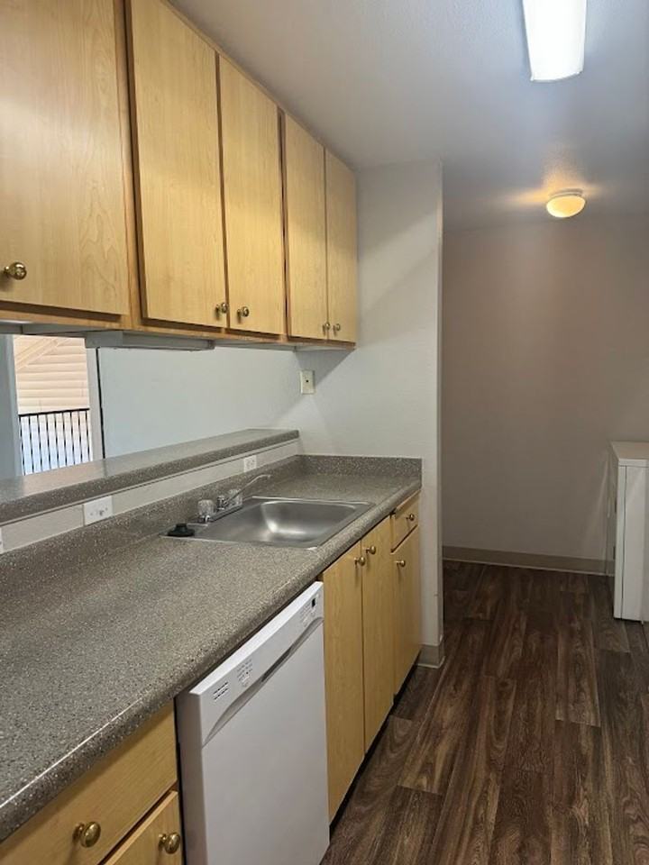 16936 Southeast Powell Boulevard #66 - Photo 6 of 18