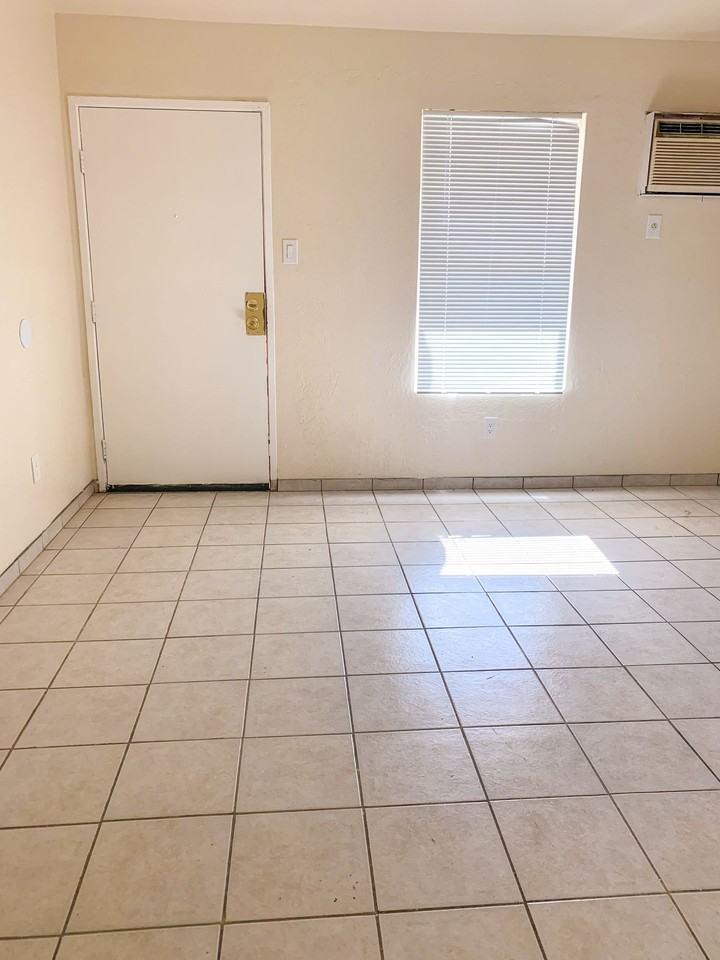 520 Ortiz Dr. SE - Photo 2 of 30