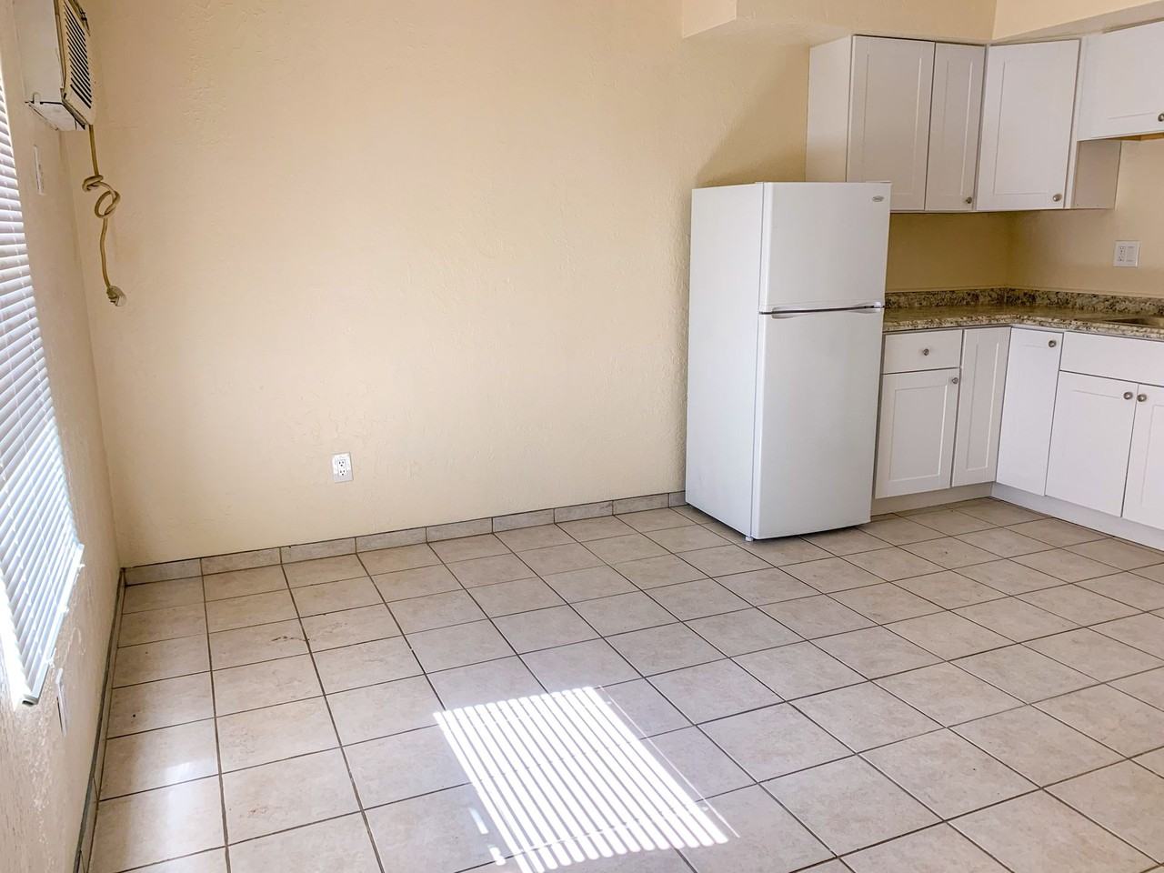 520 Ortiz Dr. SE - Photo 4 of 30