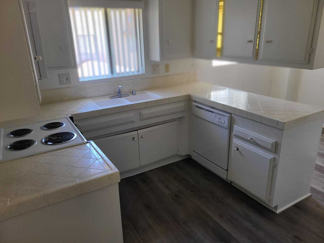 074 - Amber Court Apartments - Photo 6 of 15