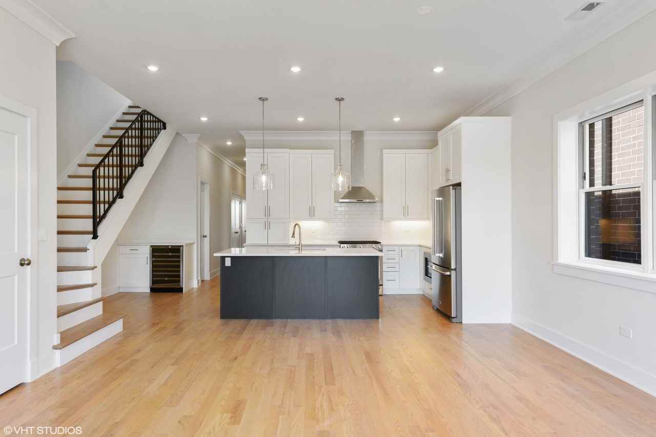 3122 N Clybourn Ave - Photo 3 of 22