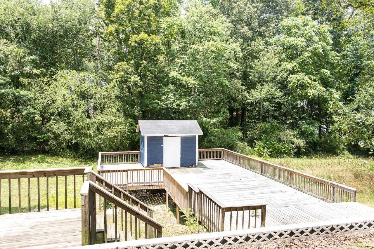 435 Montclair Drive - Photo 3 of 14