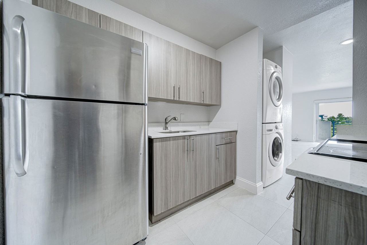 Prestige Vista Apartments - Photo 2 of 15
