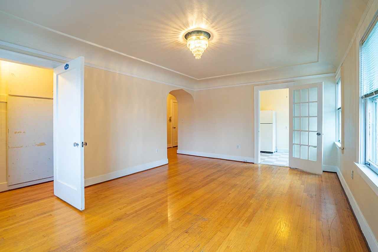 Parkhurst Apartments - Photo 3 of 24