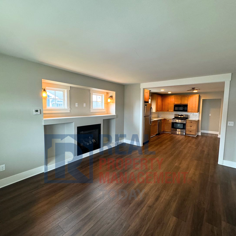 7006 South Alder St - Photo 3 of 9