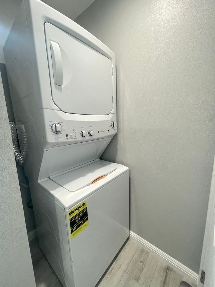 2011 Nelson Ave #5 - Photo 7 of 9