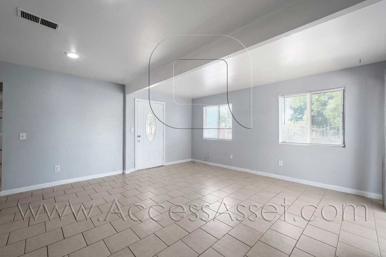 23865 Goetz Dr - Photo 6 of 28