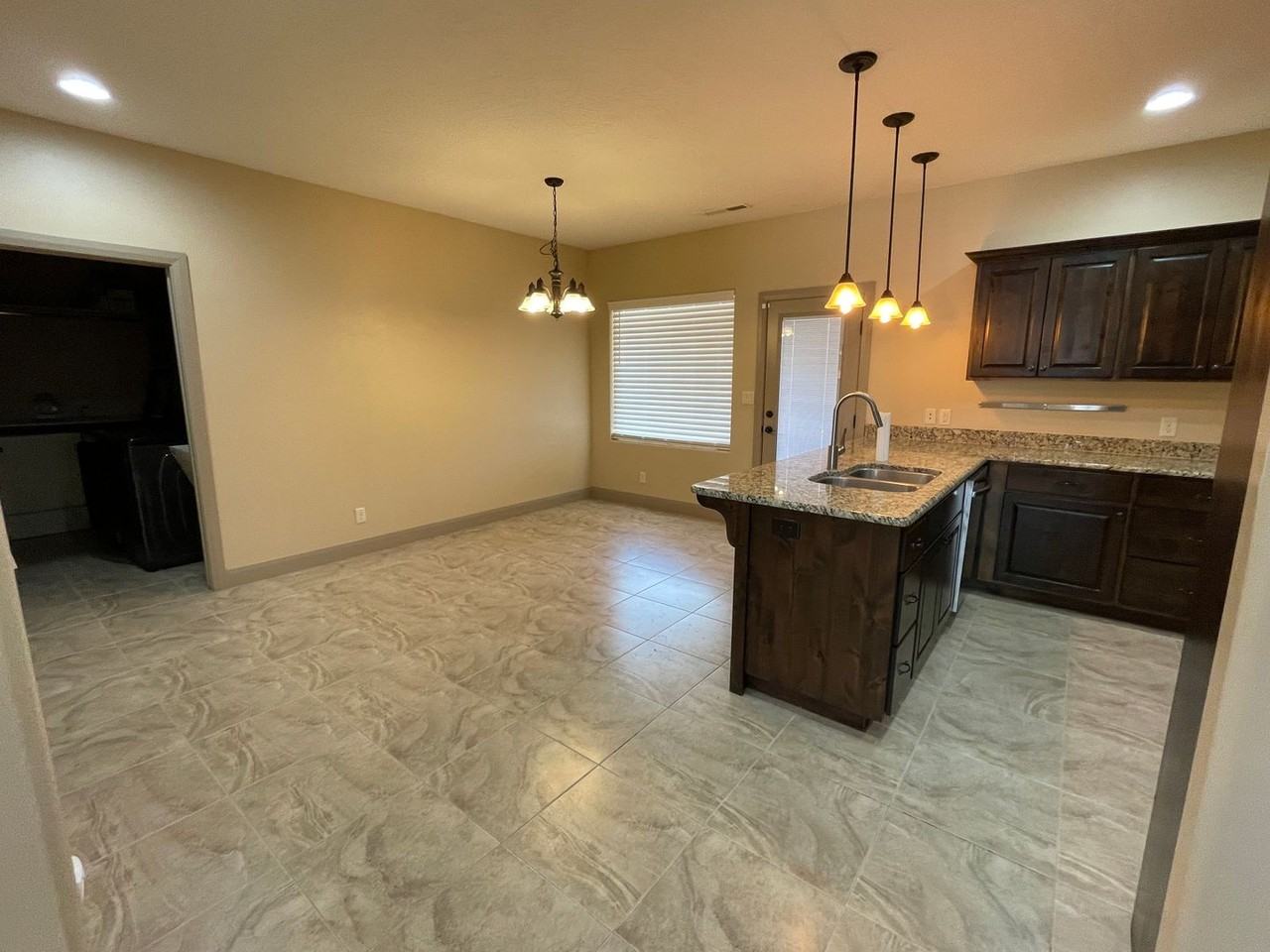 83 N Lee Ln - Photo 5 of 26