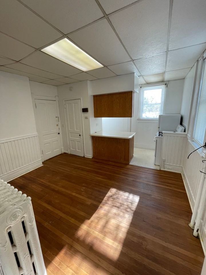 2125 E Superior St - Photo 2 of 25