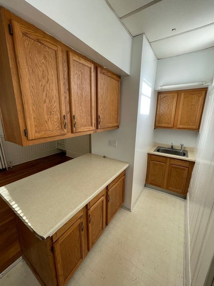 2125 E Superior St - Photo 4 of 25