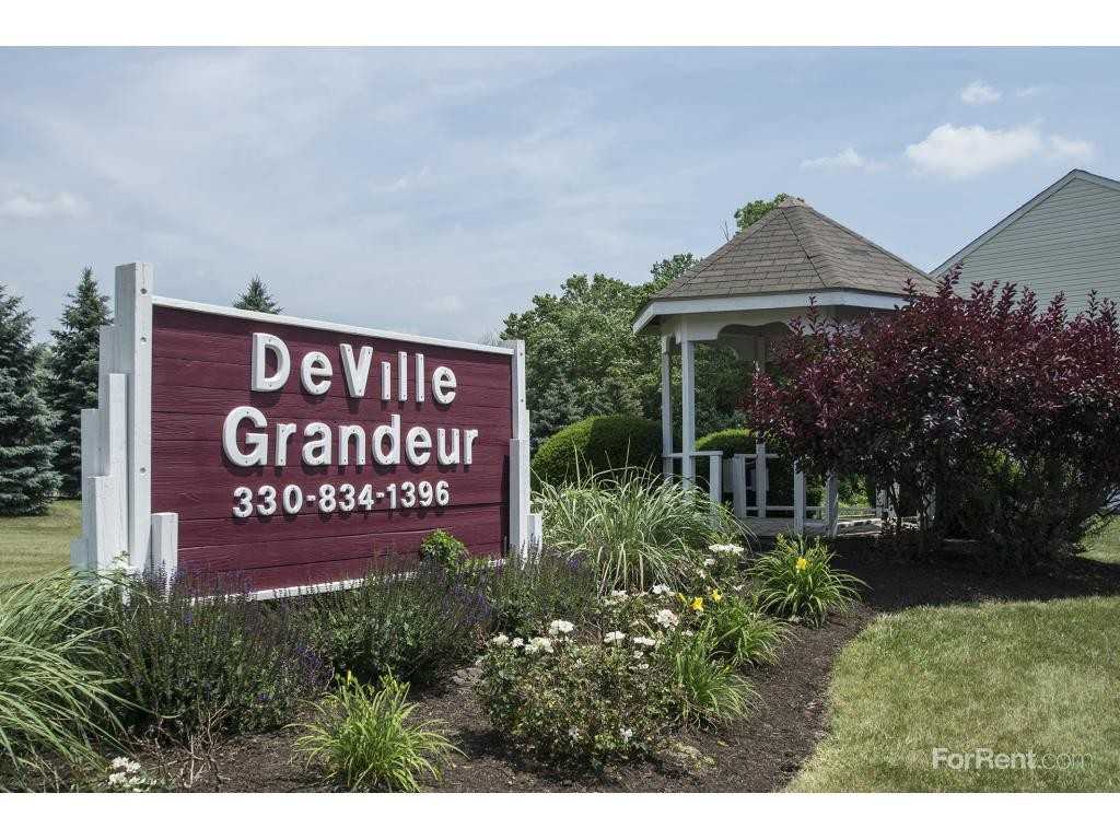 DeVille Grandeur - Photo 7 of 19