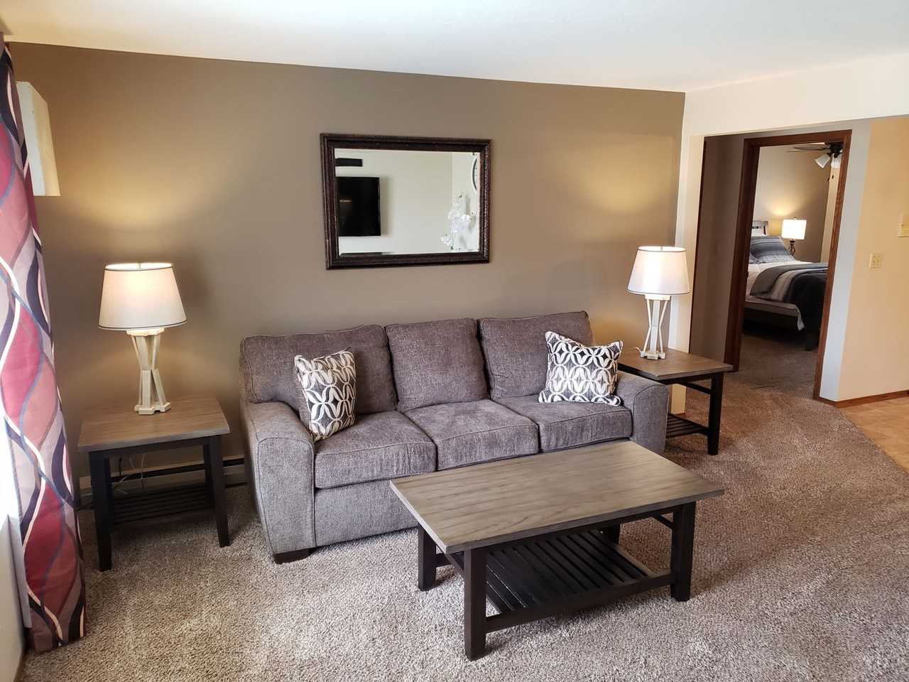 Linden Pointe Residences - Photo 3 of 26