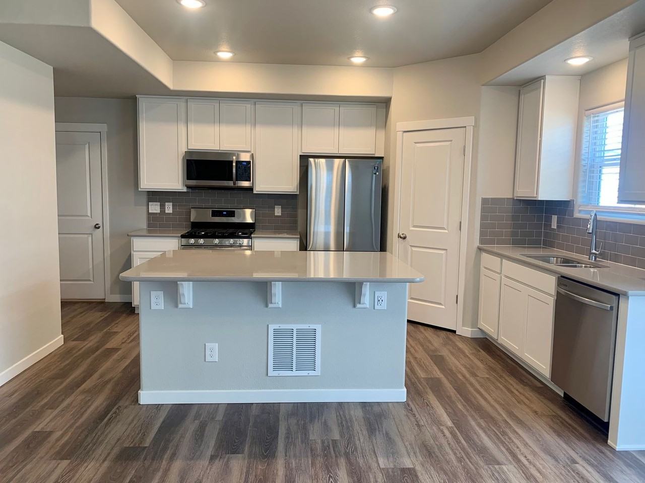 7688 Frigid Air Pt - Photo 2 of 26