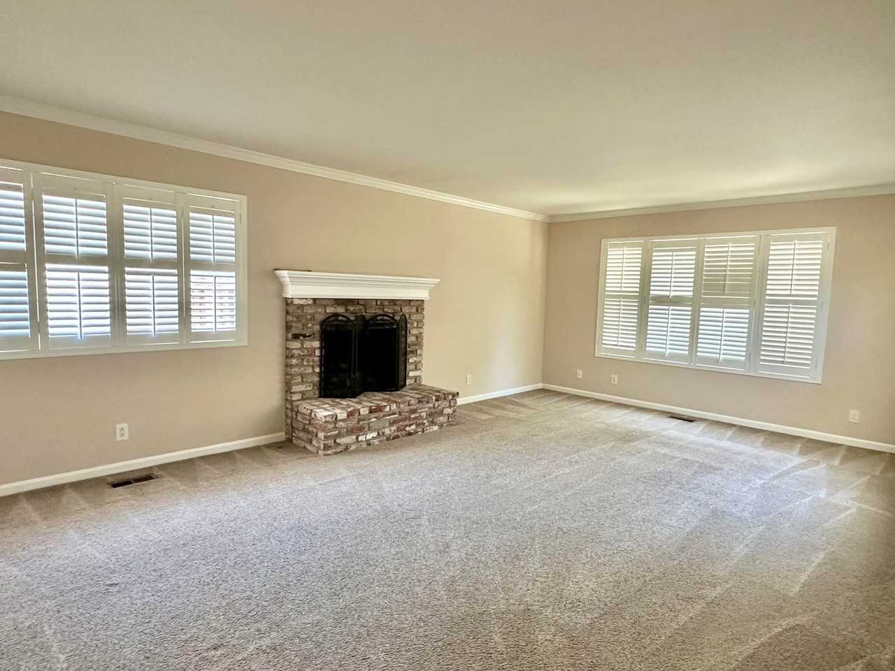 817 Van Dyck Ct - Photo 3 of 17