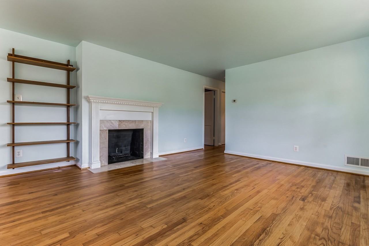 7905 Wellington Rd - Photo 3 of 38