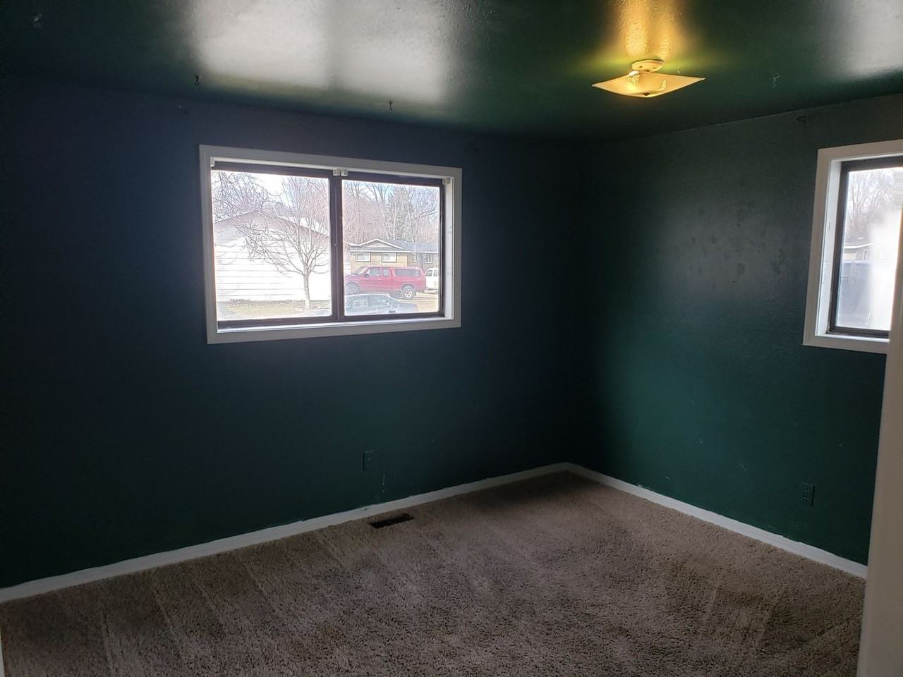 2930 N 38th St - Photo 6 of 15