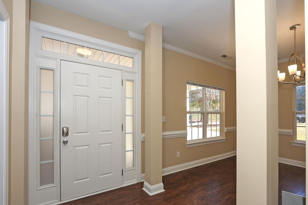 10122 Victoria Blake Drive - Photo 5 of 45