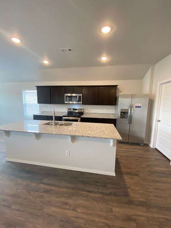 8022 Dogwood Dr - Photo 5 of 23